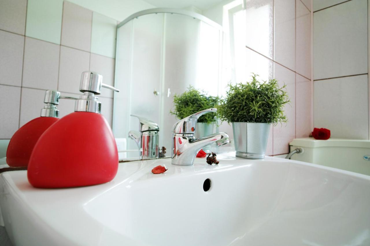 ブカレストLuxury Apartamentアパートメント エクステリア 写真